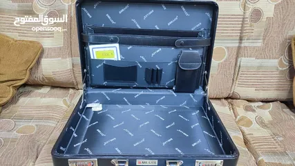  4 شنطة دبلوماسية وكالة