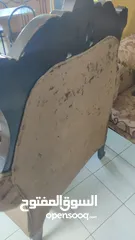  3 طقم كنب شبه جديد للبيع بسعر مغري جدا خشب قوي