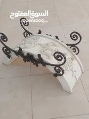  2 طاولة رخام وحديد للبيع اشتريتها