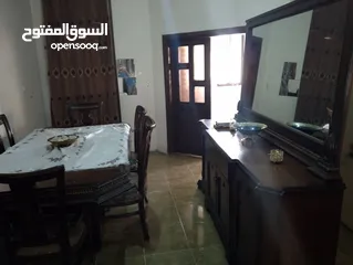  5 بوفيه مع طاولة سفرة
