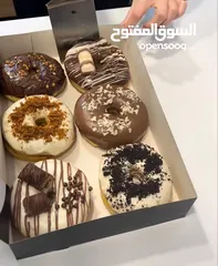  12 رشة سكر.. جاهز تعيش لحظات لذيذة؟  حضّرنا لك أحلى تشكيلة دونات طازجة وكريب طازج