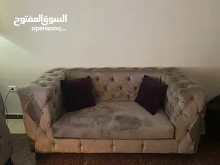  1 طقم كنب فاخر للبيع استعمال بسيط خشب زان ولاتيه ثقيل لايحتاج للصيانه