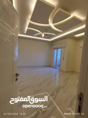  1 ززززبائننا الكرام نقدم لكم شقة نظام فيلا مناسيب مسقوف 320متر  تحتوي 5غرف و3حمامات عمارة حديثة