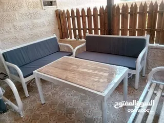  22 جلسات خارجية و مقاعد