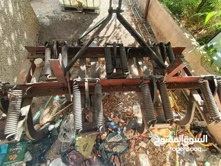  4 تركتر فيت 450 مع عودين حراث وتنك رش مع بربيش 200 متر وسلة محمولة(كف)