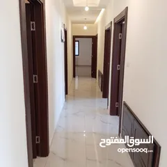  9 طريق المطار لم تسكن سوبر ديلوكس شقه فارغه للايجار + 240 متر 5 غرف نوم ـ 2 ماستر