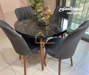 5 طاولة سفرة دائرية مع 4 كراسي سطح الطاولة خشب ملبس فورمايكا – مقاوم للخدوش وسهل التنظيف