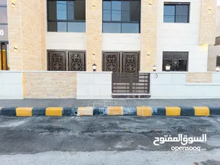  29 للبيع شقة مميزة تسوية 180 متر مع ترس امامي وخلفي في الجبيهة منطقة فلل