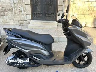  4 سكوتر سوزوكي بيرجمان ستريت 2020 بحالة ممتازة وجيدة جداً للبيع استعمال شخصي وخفيف بس تشوفة رح يعجبك