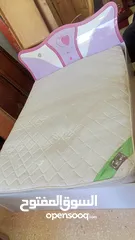 7 تخت مفرد ونص مع فرشه زنبركيه