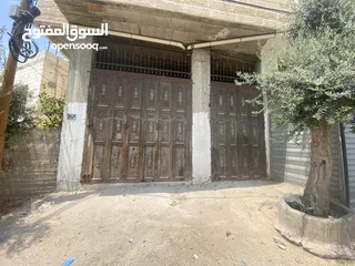  4 محلات للبيع