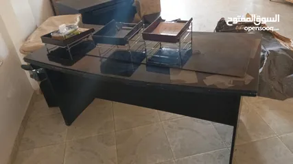  2 اثاث مكتبي مستعمل شبه جديد