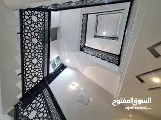  10 عماره اربعه دور وبدروم تجاريه فاخره للبيع