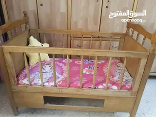  3 تخت أطفال زان بالكامل للبيع إلى عمر 5 سنوات......... ...............................................