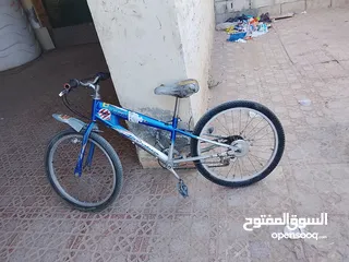  1 بسكليت وارد الماني جنط23 غيارات شغالة بسعر 45 .