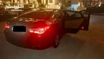  4 هونداي سوناتا 2012 هايبرد بحاله جيده جدا للبيع من المالك
