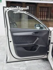  17 CUPRA FORMENTOR – Black Edition