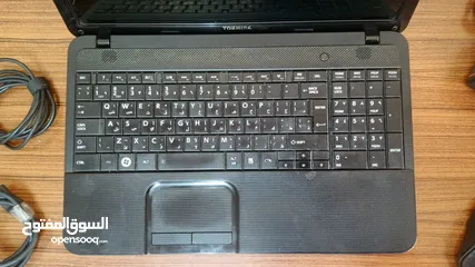  9 للبيع لابتوب Toshiba Satellite C850-A786 تصميم أنيق وهيكل خارجي بحالة جيدة .