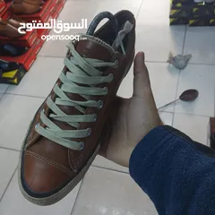  1 شوزات كونفيرس وسبيري اصلي للبيع بحال الوكالة مقاس 45 جلد طبيعي