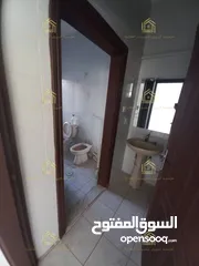  19 شقة ارضية من فيلا مع ترسات خلدا