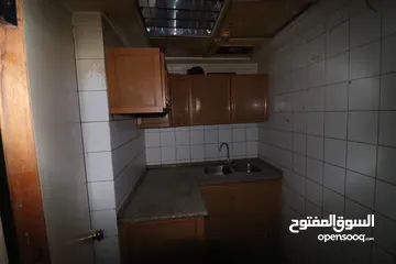  12 مكتب مميز مساحة 300 متر مربع للايجار بسعر مناسب