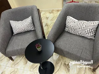  11 عفش بيت كامل مع الكهربائيات بحالة جيدة بداعي السفر الرجاء من الاخوة التجار عدم الاتصال بدون احراج
