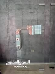  1 باب سكيوريت عدد 2 وباب خشب بدون حلق مستعمل نظيف للبيع
