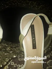  3 احذيه بحال وكاله ملبوسين لبسه واحده بمناسبة زفاف=نعرضهم للبيع الواحد12دينارنهائي