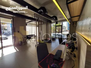  5 معرض تجاري بخلو للايجار في شارع مكة، بمساحة 146م