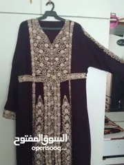  1 مطلوب قفطان عنابي