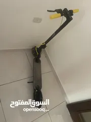 1 سكوتر كهربائي للبيع بحاله ممتازه