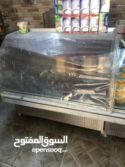  1 ثلاجة عرض للبيع بسعر مغري