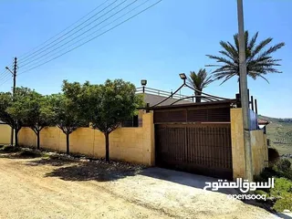  3 فيلا للبيع في أجمل المواقع في عمان تبعد عن الدوار السابع 15 دقيقه اطلاله مميزه على جبال فلسطين