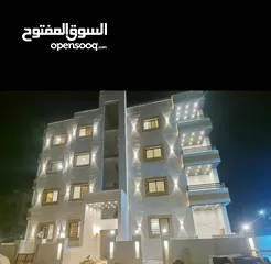  4 للبيع شقه طابق اخير مع روف-  شارع مكه بجانب مسجد احد