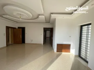  5 شقه فارغه فاخره للإيجار الجندويل  ، 130 متر