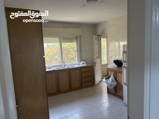  2 شقه للأيجار السنوي الجاردنز جنب اسواق شاكر