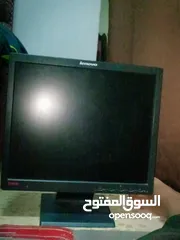  2 شاشه   Lenovo thinkvisio لا تاخذ مساحه كبيره من المكتب