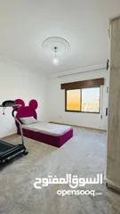  17 شقه فاخره للبيع في شفا بدران بالقرب من جامعة العلوم التطبيقيه