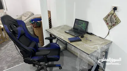  3 مكتب مستعمل للبيع الجبيهة