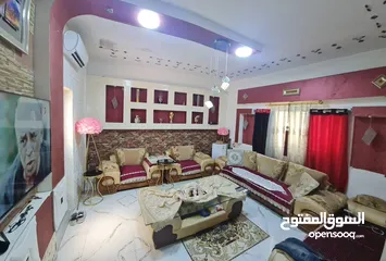  1 طقم كنب جلد خمس قطع مستورد ثقيل وضخم مع طربيزة الوسط