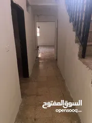  5 شقه للبيع في كفر يوبا