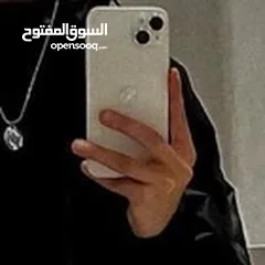  1 ايفون 14 بلس بطارية 87 حاله ممتازه لا خدش فيه لون ابيض معا كل حجته و جاي من دبي مش تصدير مصري ..