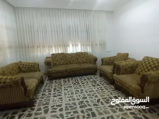  1 طقم كنب لون زيتي