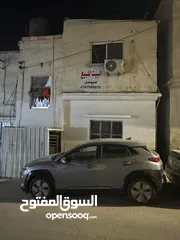  1 بيت طابقين للبيع كاش  في مخيم الزرقاء