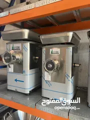  2 ماكنات فرم لحوم صناعية ايطالية