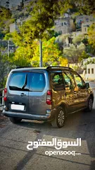  4 بيجو بارتنر تيبي  Blue HDi يد أولى  فحص نخب  سيارة مميزة ونظيفة  تنازل فوري عند الدفع كاش