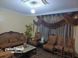  3 طقم كنب 7 مقاعد و 3 كراسي البيع