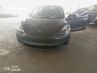  14 تسلا 3 لونج رينج دول ماتور بطاريه كبيره ودفع رباعي  لون فيراني مميز بحاله الوكاله