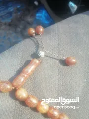  2 سبحة دو قيمة من الأحجار الكريمة