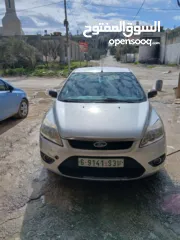  3 سيارة فورد فوكس صنع 2009 وستراد 2012 سيارة جيرعادي اصل اقتصادية بل بنزين فيها تامين وترخيص لشهر 9